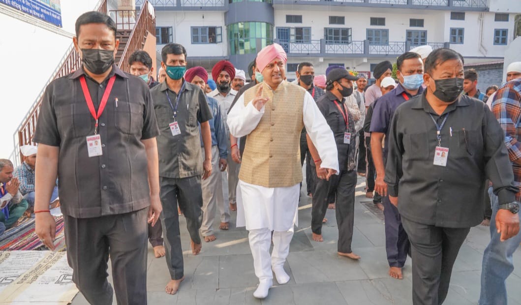 ऐतिहासिक श्री झण्डे जी मेले का साक्षी बनने को जुटने लगीं देश विदेश की संगतें