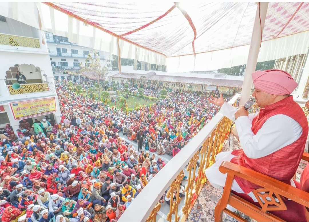 श्री झण्डे जी मेले में शामिल होने के लिए बढ़ी संगतों की भीड़