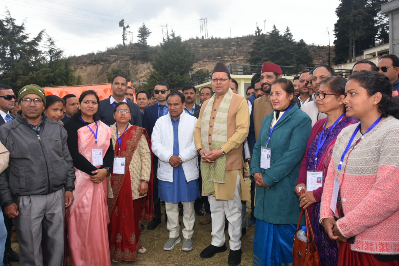 मुख्यमंत्री पुष्कर सिंह धामी ने गुरूवार को राजकीय इंटर कॉलेज भराड़ीसैंण में सुदृढ़ीकरण, आर्ट-क्राफ्ट कक्ष एवं पुस्तकालय कक्ष का लोकार्पण किया।