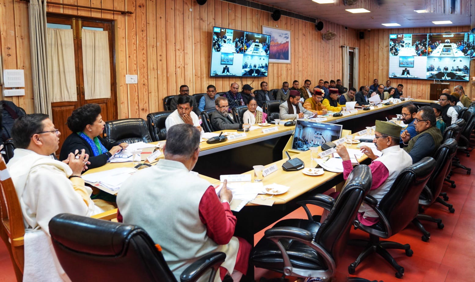 जन समस्याओं का शीघ्रता से हो समाधान..योजनाओं के क्रियान्वयन में प्रक्रियाओं के सरलीकरण पर दिया जाए ध्यान- मुख्यमंत्री