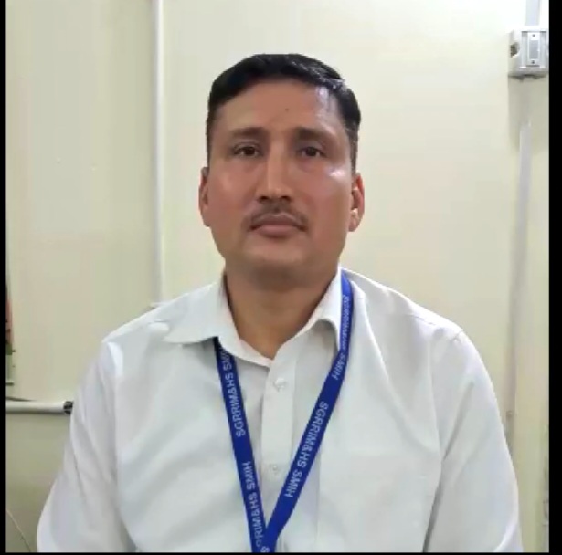 श्री गुरु राम राय मेडिकल कॉलेज गेट पर असंवैधानिक तरीके से प्रदर्शन   असमाजिक तत्व आदेश की गलत व्याख्या करके माहौल को खराब कराने की कोशिश में लगे