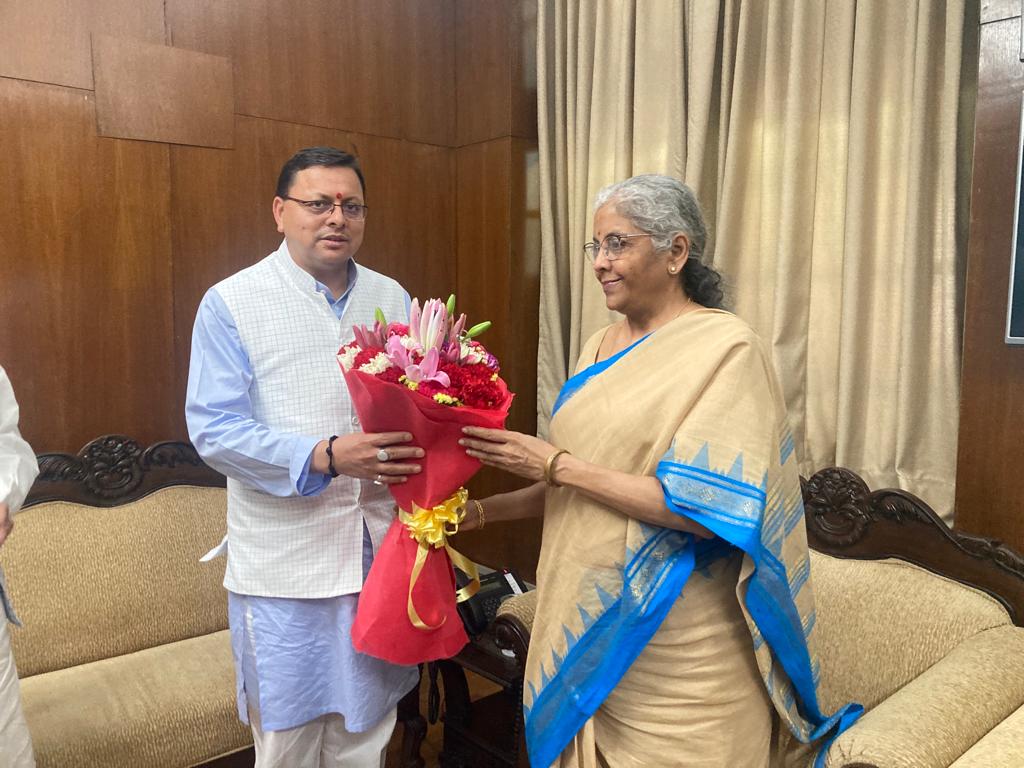 मुख्यमंत्री धामी ने केन्द्रीय वित्त मंत्री सीतारमण से सौंग बांध पेयजल परियोजना हेतु 1774 करोड की धनराशि का वित्त पोषण भारत सरकार के पूंजीगत व्यय हेतु विशेष सहायता के अन्तर्गत कराने का अनुरोध किया।