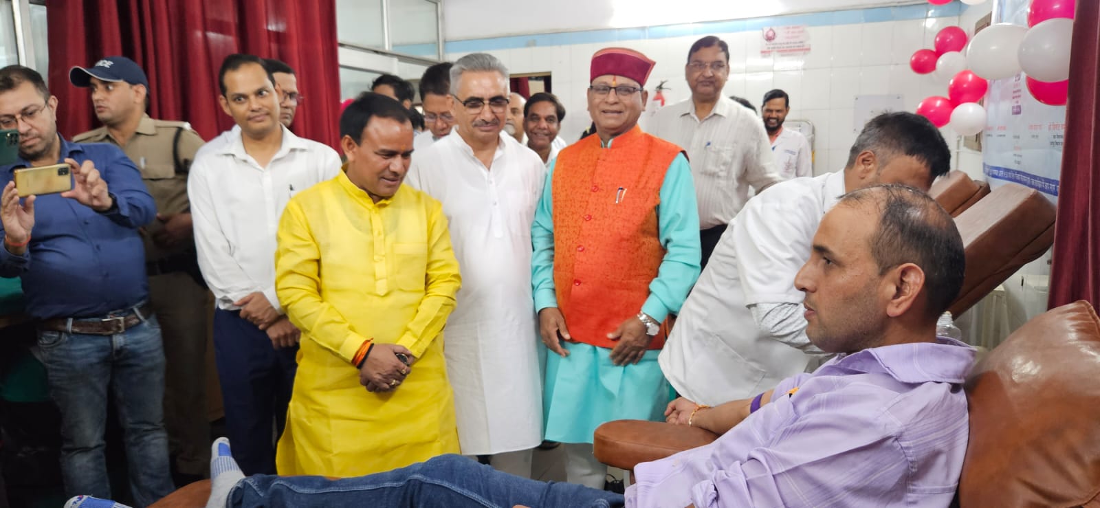 सूबे के 70 विधानसभा क्षेत्र व 4 राजकीय मेडिकल कालेजों में लगाये गये रक्तदान शिविर