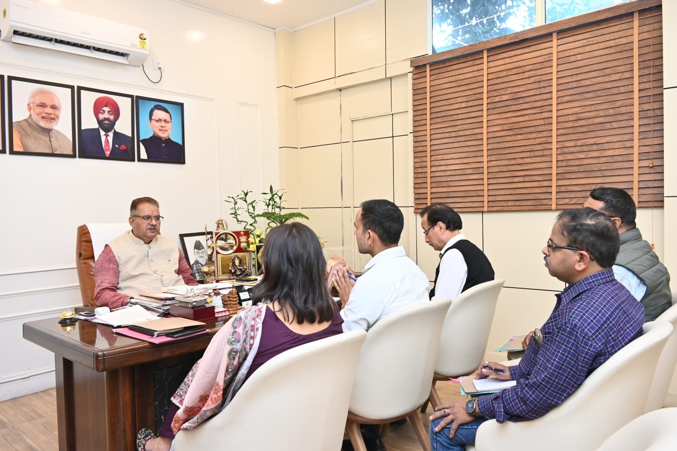 मंत्री ने राज्य में उन्नत पुष्प उत्पादन तथा हॉकी टूरिज्म को बढ़ावा देने के लिए हॉलैंड का भ्रमण करने के भी अधिकारियों को निर्देश दिए