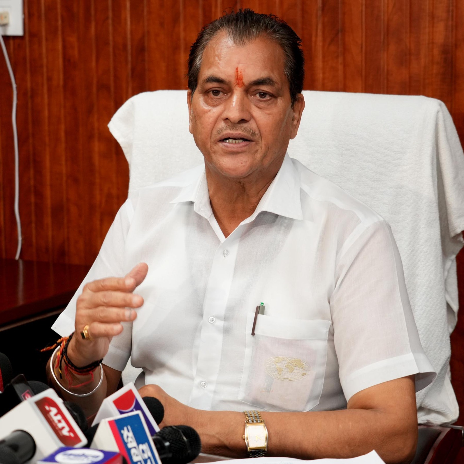 मंत्री ने कहा कि “बिल लाओ ईनाम पाओ” योजना के आरम्भ से अब तक कुल रजिस्टर्ड उपभोक्ता की संख्या 47408, कुल अपलोड हुए बिलों की संख्या 235999 तथा बिलों का मुल्य 90.07 करोड़ रूपये है ( आंकड़े बोलते हैं )