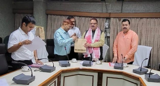 असम :दोनों राज्यों में कृषि विपणन बनियादी ढांचे के आदान-प्रदान हेतु महत्वपूर्ण चर्चा हुई: जोशी