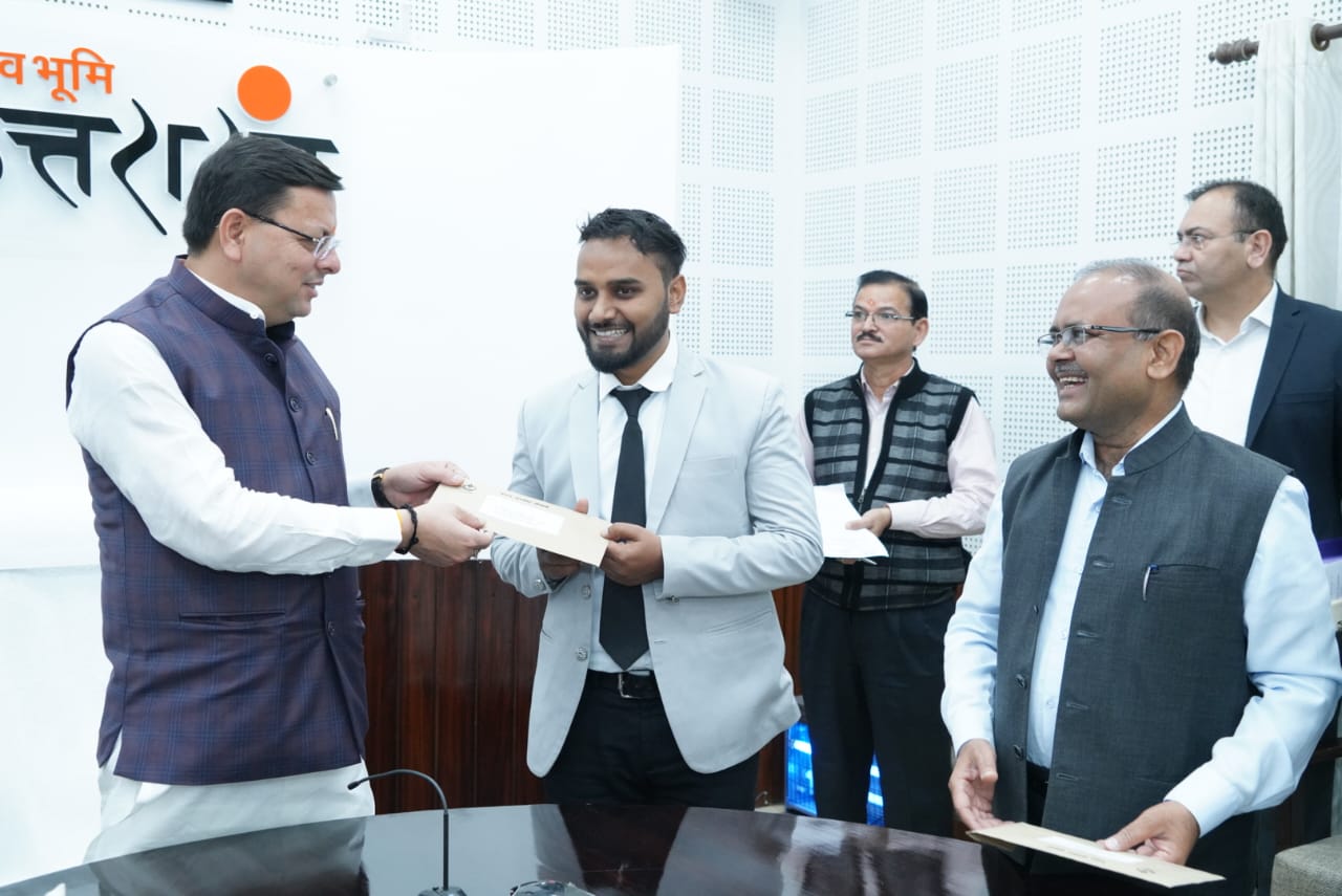 मुख्यमंत्री ने कहा कि सभी नवनियुक्त अभ्यर्थी अपने कर्तव्य का पूर्ण मनोयोग एवं जिम्मेदारी से पालना करें।