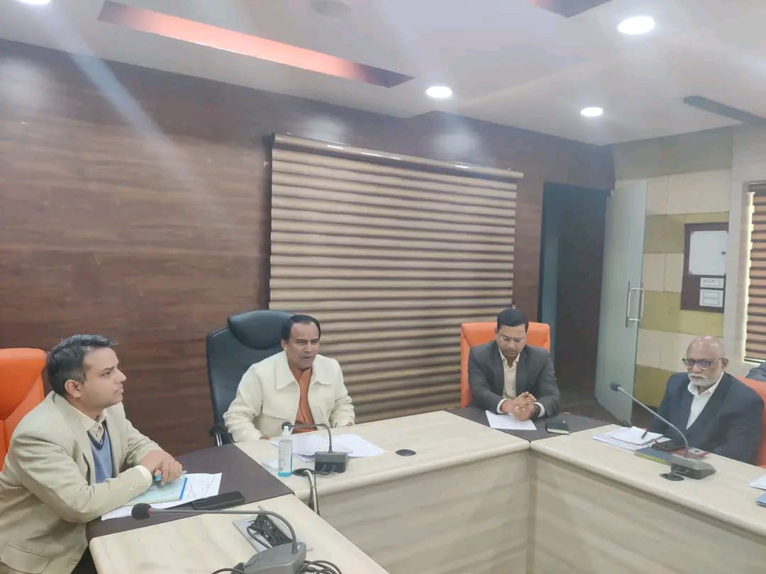 मंत्री जी ने कहा, ठंडी सड़क के निर्माण को शीघ्र तैयार करें डीपीआर