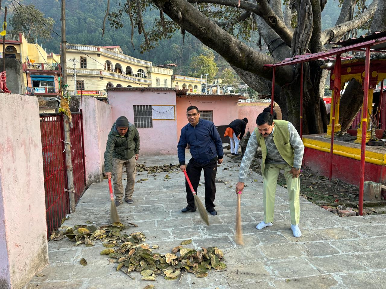 गांव चलो अभियान :देश के यशस्वी प्रधानमंत्री नरेंद्र मोदी के नेतृत्व में केंद्र सरकार जनसरोकारों के लिए प्रतिबद्ध होकर कार्य कर रही है : अजेंद्र अजय