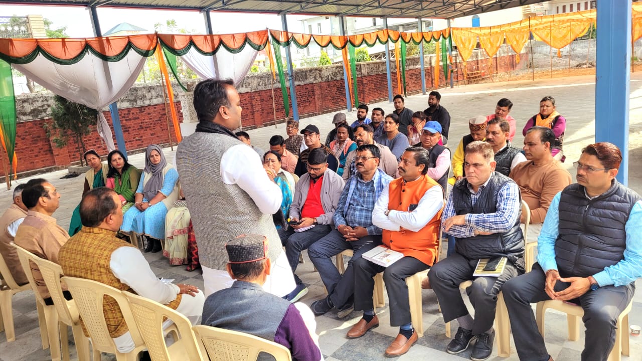 टिहरी लोकसभा के महानगर अध्यक्ष सिद्धार्थ उमेश अग्रवाल की अध्यक्षता में तीन विधानसभाओं चुनाव संबंधी चुनाव समिति की कोर बैठक आयोजित की गई पढ़े पूरी खबर..