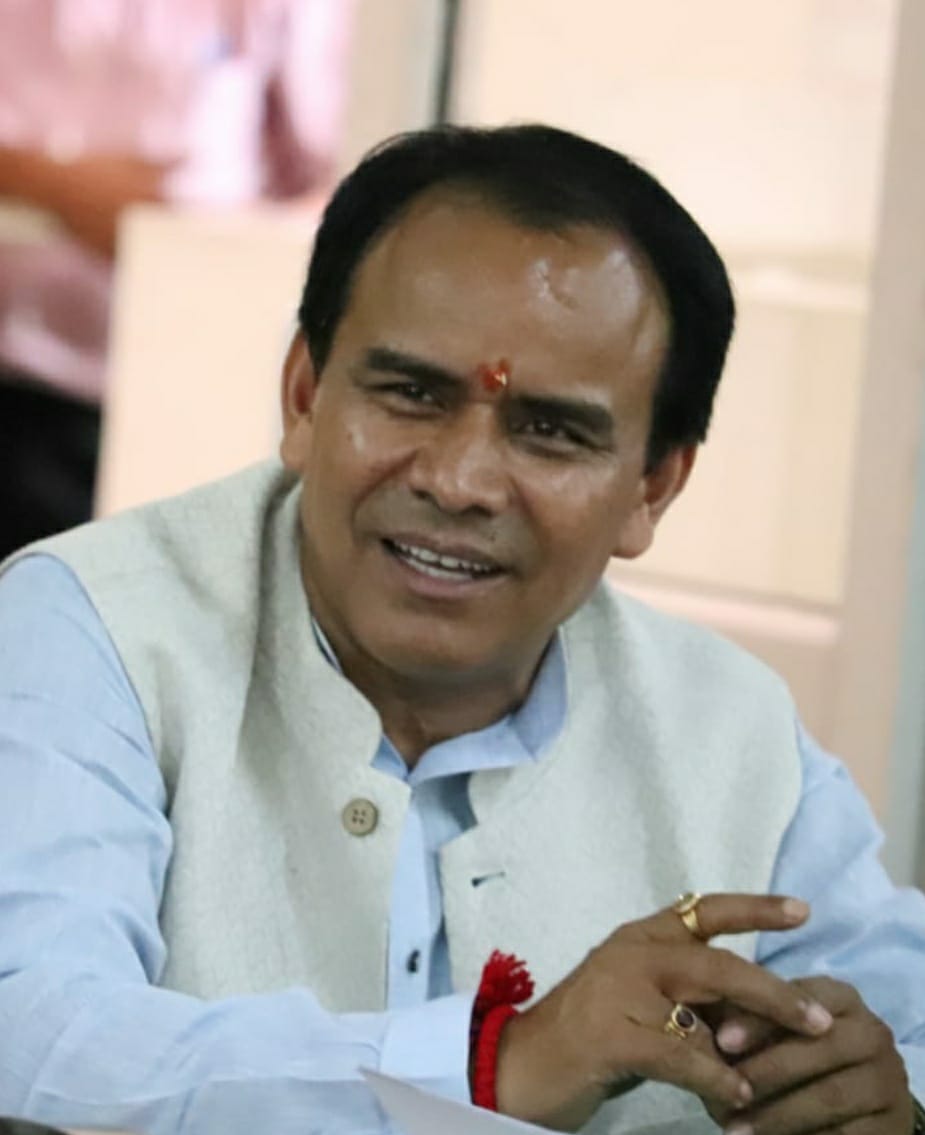 स्वास्थ्य मंत्री डा. धन सिंह रावत ने अधिकारियों को दिये निर्देश कहा, यात्रा मार्गों के स्वास्थ्य केन्द्रों में हो चिकित्सकों की तैनाती
