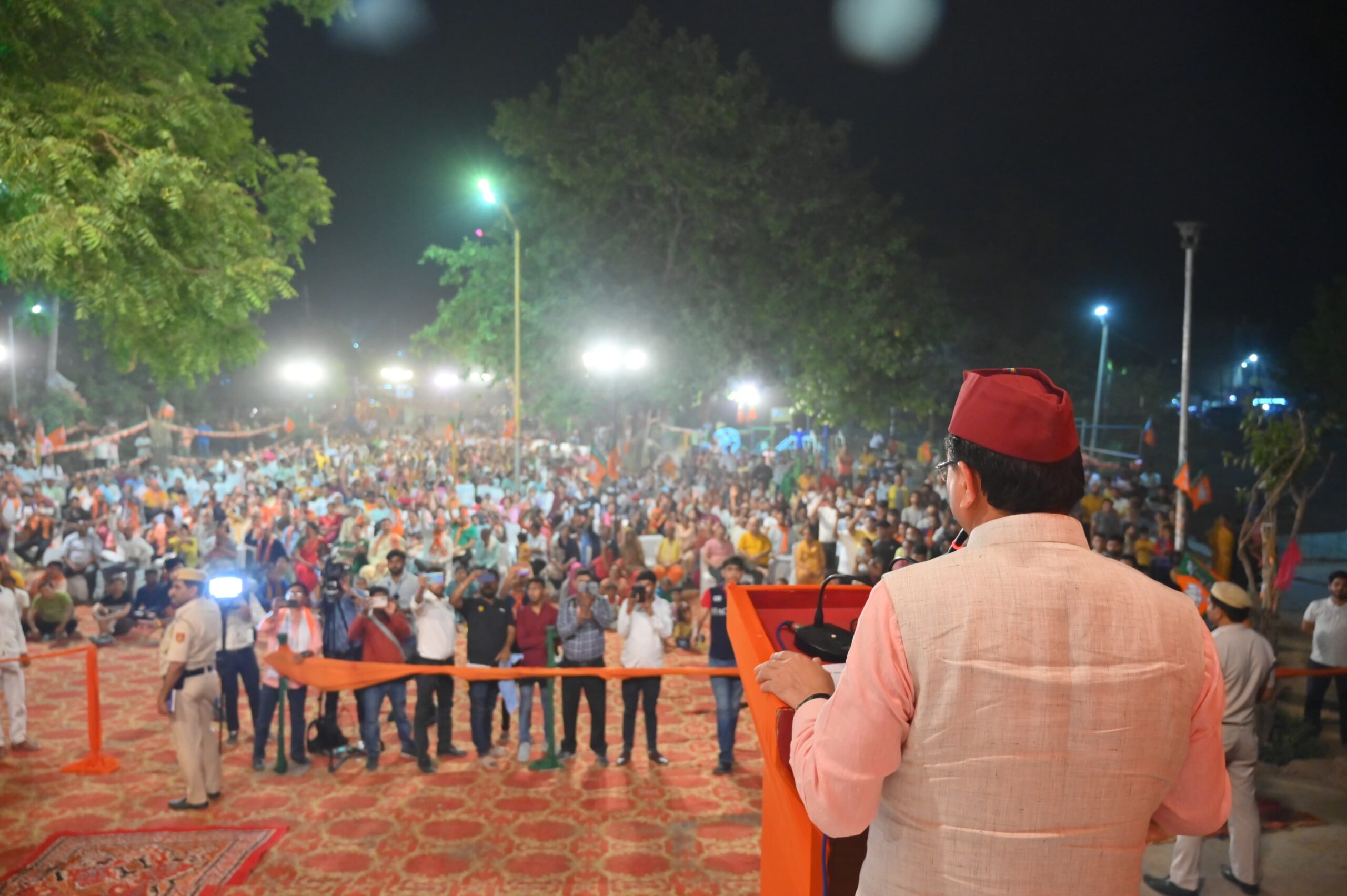 सीएम धामी ने नई दिल्ली में भाजपा प्रत्याशी रामवीर सिंह बिधूड़ी के पक्ष में जनसभा संबोधित की