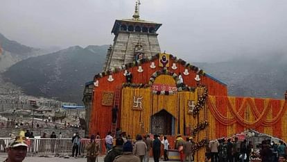 Kedarnath Dham: मंदिर परिसर में रील्स बनाने वाले 84 लोगों का चालान, नशा कर हुड़दंग मचाने वालों पर सख्ती