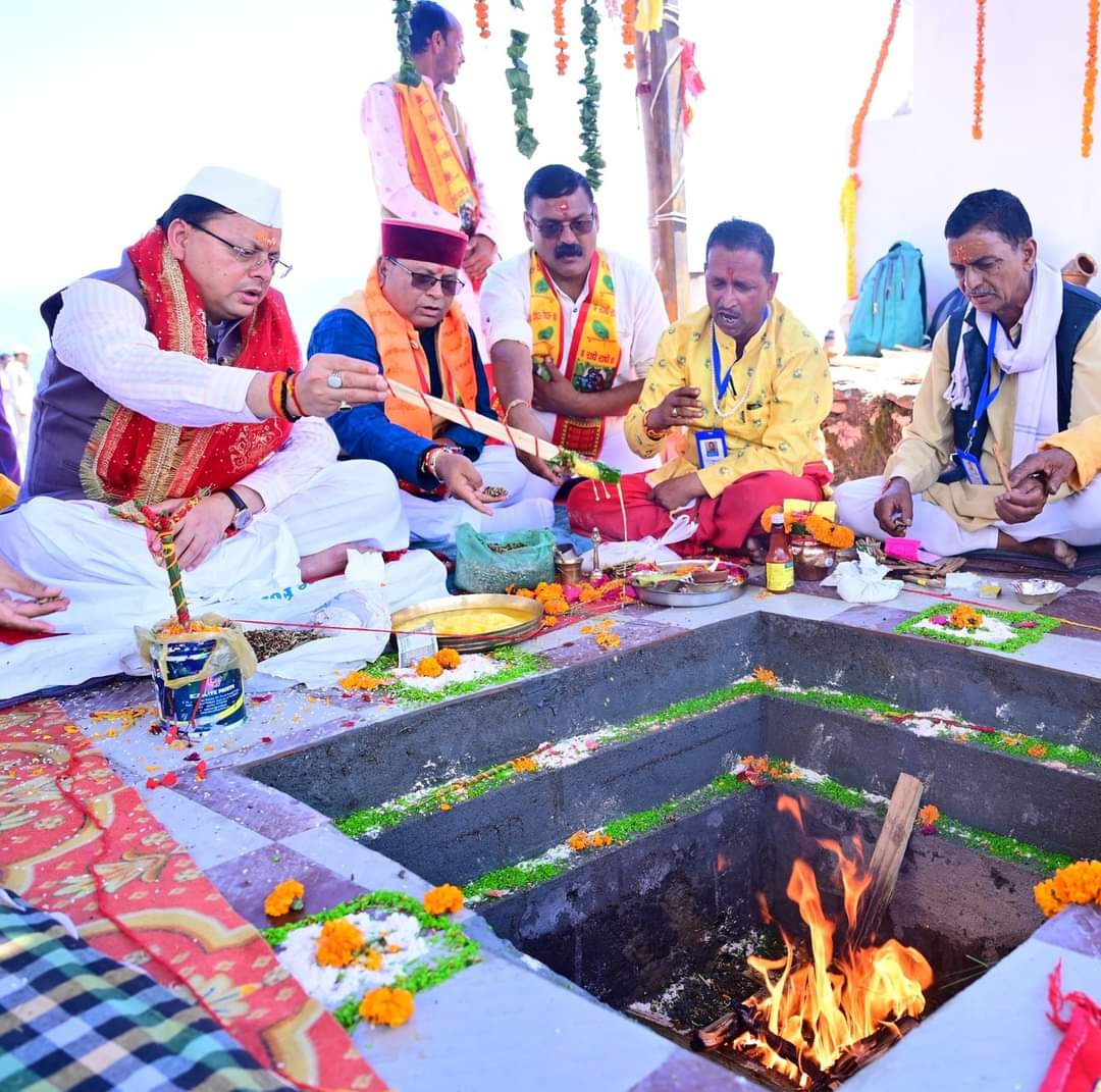 मुख्यमंत्री ने नवनिर्मित मंदिर में भगवान कांगुड़ा नागराज के प्राण प्रतिष्ठा की बधाई देते हुए समस्त प्रदेशवासियों की मनोकामना पूर्ण होने की कामना की
