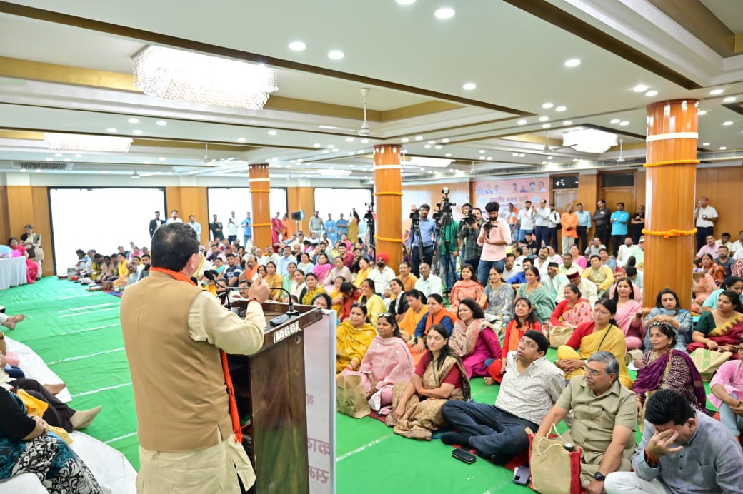 जन समस्याओं के शीघ्र समाधान के लिए सरकार सरलीकरण, समाधान और निस्तारण के मूल मंत्र पर कार्य कर रहे है: धामी
