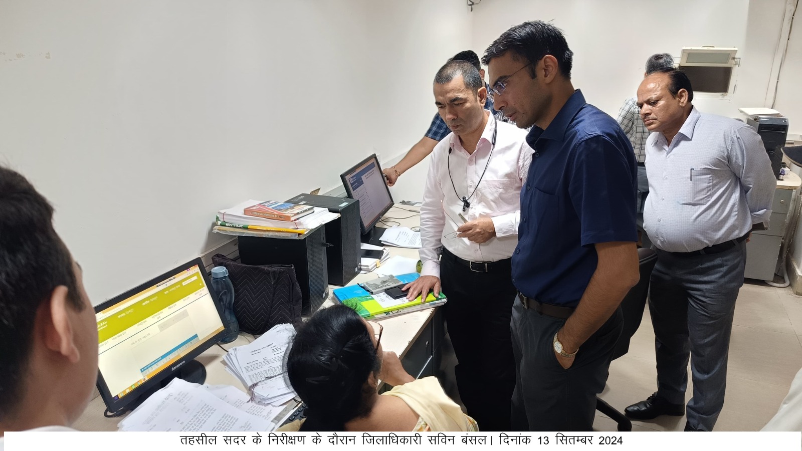 मूसलाधार बारिश भी नहीं तोड़ सकी डीएम के सिस्टम को दुरुस्त करने का जज़्बा