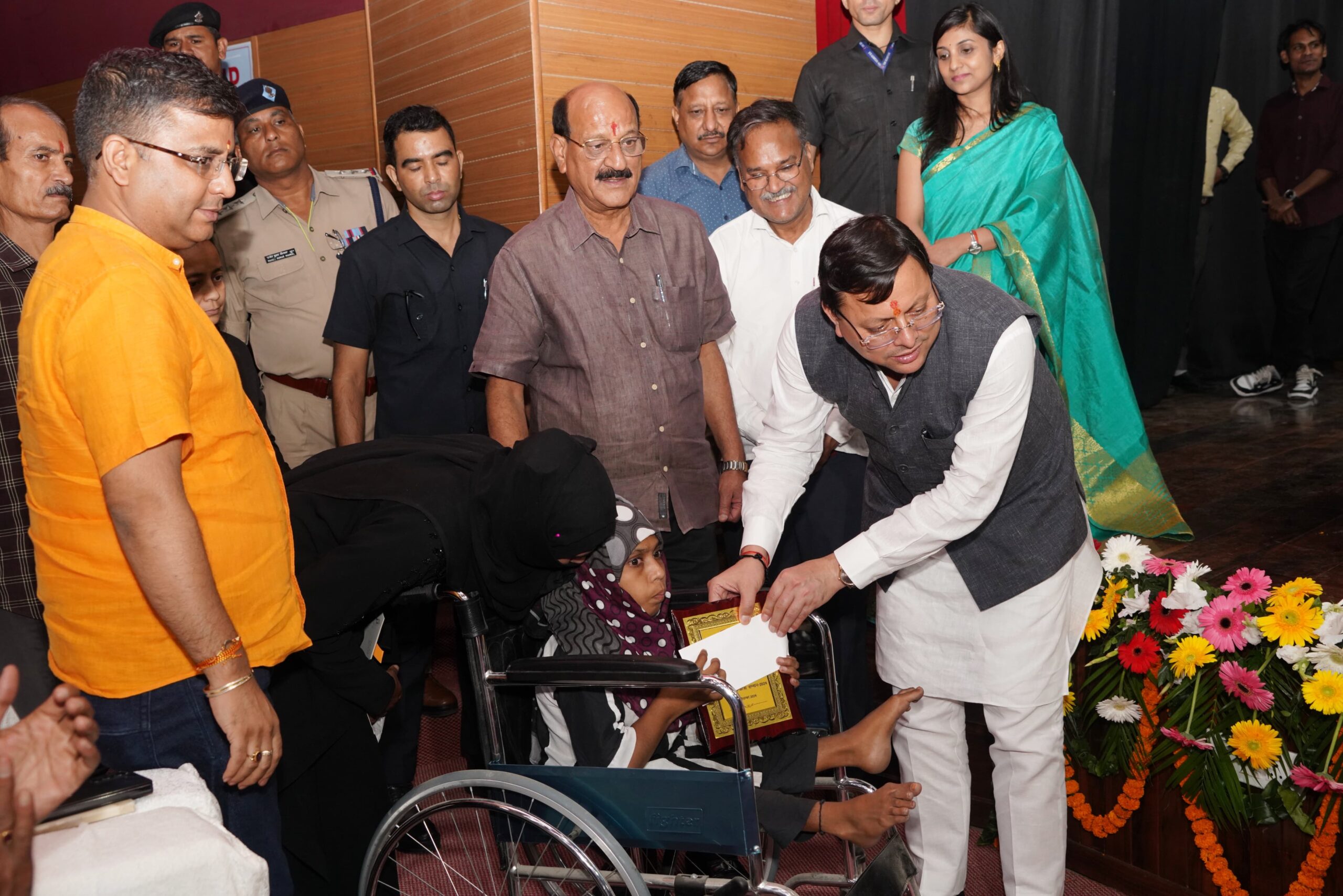 हिंदी एक भाषा का उत्सव नहीं बल्कि हमारी संस्कृति के गौरव का अवसर है   