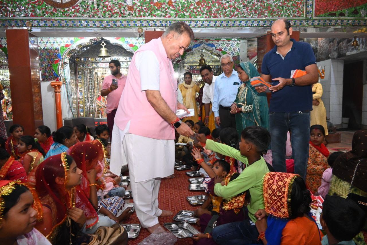 नवरात्रि का पर्व हमें मातृशक्ति की आराधना तथा सम्मान की प्रेरणा देता है : जोशी