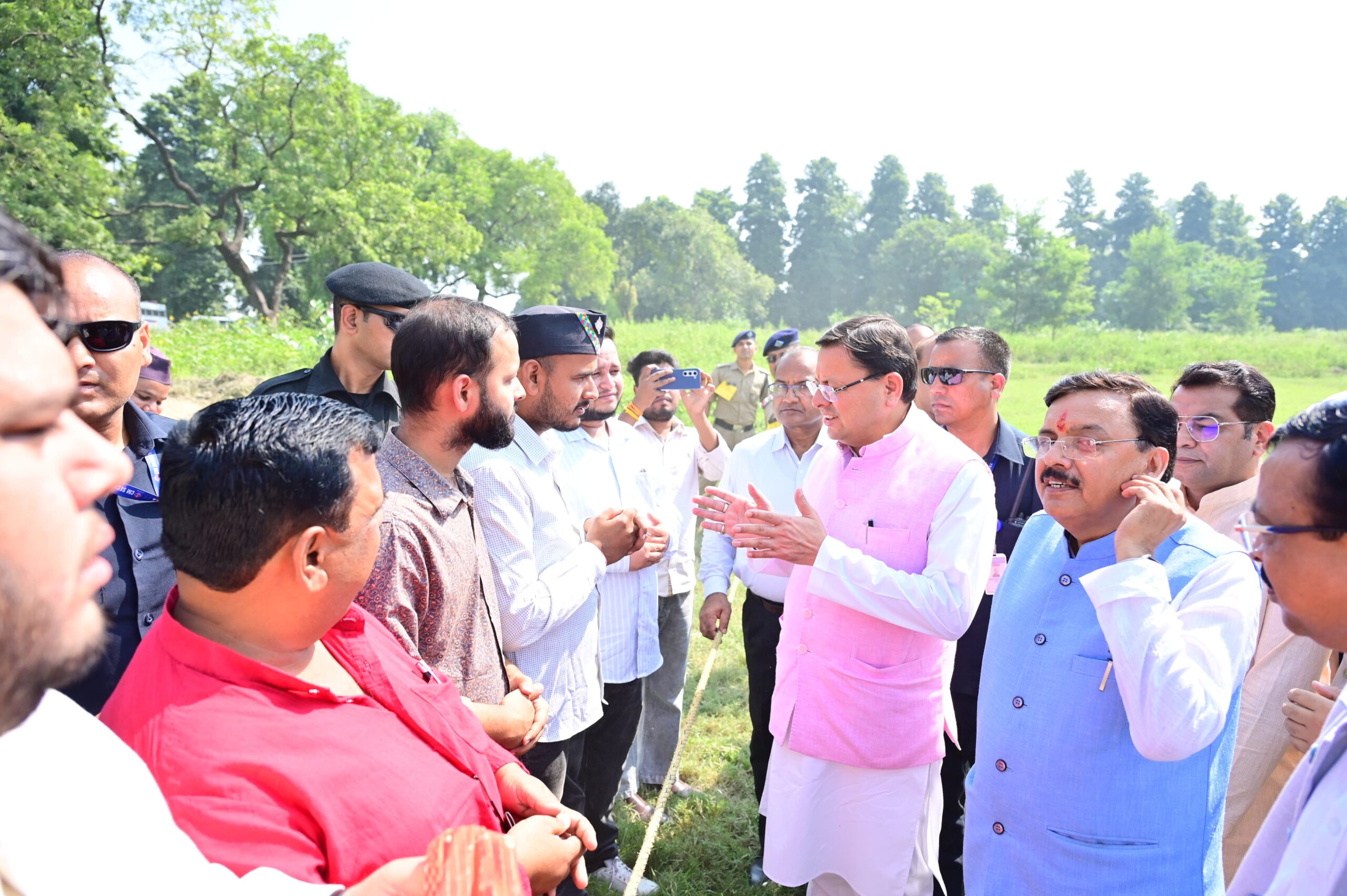 मुख्यमंत्री ने कहा कि किच्छा में एम्स बन जाने पर हमारे यहा कि मरीजो को उपचार हेतु बाहर नहीं जाना पड़ेगा सभी सुविधाएं एक छत के नीचे एक ही चिकित्सालय में मिलेगी