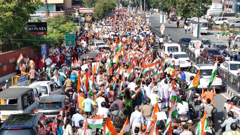 मुख्यमंत्री श्री पुष्कर सिंह धामी के नेतृत्व में बुधवार को शौर्य स्थल चीड़बाग से गांधी पार्क तक भव्य “तिरंगा शौर्य सम्मान यात्रा” का आयोजन किया गया।