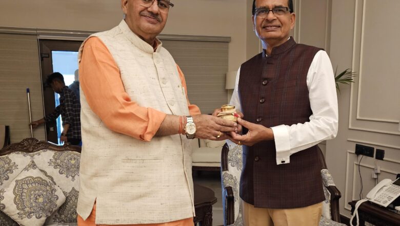 केंद्रीय कृषि मंत्री शिवराज सिंह चौहान से मुलाकात के बाद फसलों की सुरक्षा के लिए घेरबाड़ योजना पर जल्द होगा निर्णय
