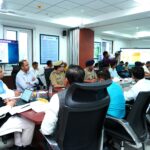 सीएम धामी ने मानसून के दौरान किसी भी भूस्खलन की आपात स्थिति के दौरान घटना स्थल पर 15 मिनट के भीतर अनिवार्यतः जेसीबी पहुंचाने के सख्त निर्देश लोक निर्माण विभाग सहित सम्बन्धित अधिकारियों को दिए