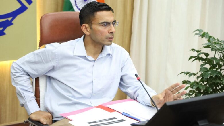 जल संस्थान एवं जल निगम के सभी डिविजनों में समस्याओं के निस्तारण के लिए टोल फ्री नंबर भी प्रचारित किए गए है : डीएम