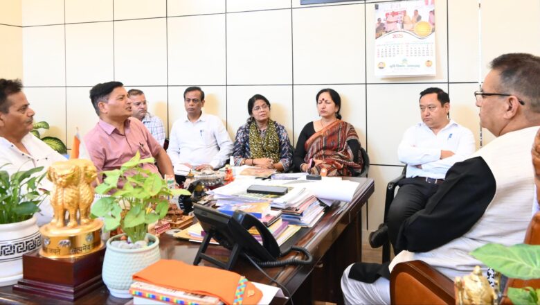मंत्री गणेश जोशी ने कहा कि गढ़वाल सभा के प्रतिनिधियों की मांग के अनुरुप मुख्यमंत्री धामी द्वारा घोषणा की गयी है और वित्तीय सहयोग के तौर पर एमडीडीए द्वारा भवन निर्माण करवाया जाऐगा   