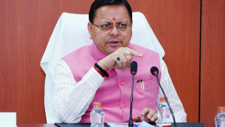 मुख्यमंत्री ने राज्य आपतकालीन परिचालन केन्द्र पहुंचकर प्रदेश में हो रही अतिवृष्टि का लिया जायजा।