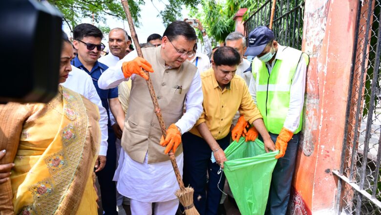 श्रद्धालुओं ने मुख्यमंत्री पुष्कर सिंह धामी की शालीनता, विनम्रता व सादगी की तारीफ की      