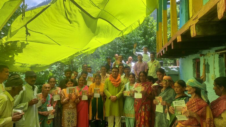 प्रत्याशी महेन्द्र सिंह राणा ने जनता से रूबरू होकर विकास कार्यो की चर्चा की उन्होने कहा कि हमने विकास किया है और आगे भी विकास को आगे बढायेगें। 