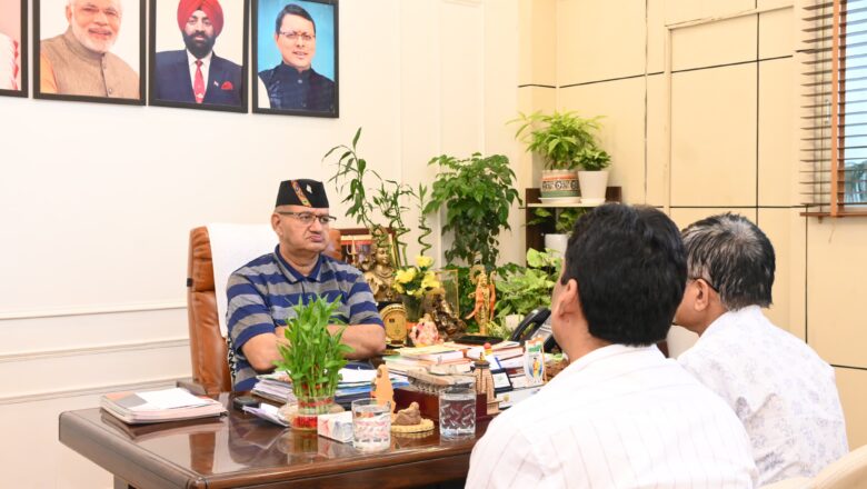 मंत्री गणेश जोशी ने रिंग रोड स्थित किसान भवन में रंग-रोगन एवं भवन के समग्र सुधारीकरण कार्य को शीघ्र प्रारंभ करने के निर्देश दिए
