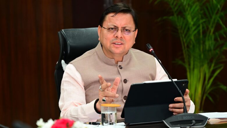 मुख्यमंत्री ने अधिकारियों को निर्देश दिए कि मानसून के बाद निर्माण कार्यों में तेजी लाई जाए।