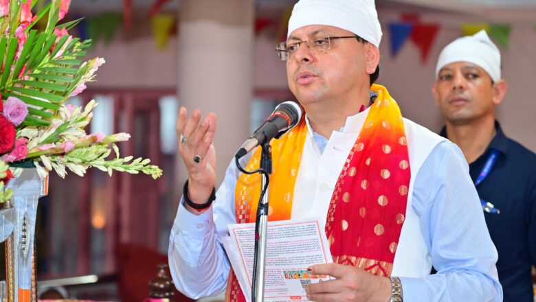 मुख्यमंत्री ने कहा कि विद्यालयों में छात्र-छात्राओं को श्रीमद्भागवत गीता के बारे में भी बताया जाएगा।   