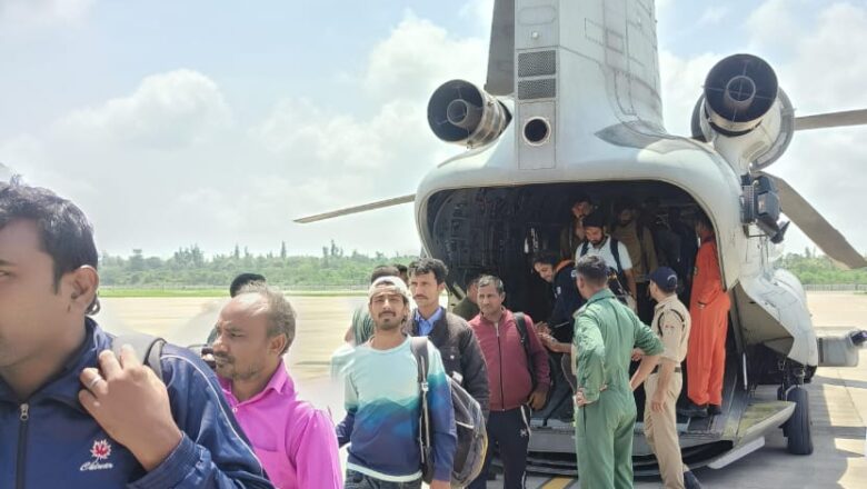 इस कार्य में विशेष रूप से चिनूक और एमआई-17 जैसे एयरलिफ्टिंग संसाधनों का उपयोग किया जा रहा है