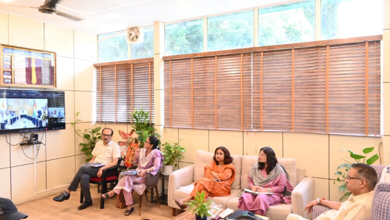 केंद्रीय ग्रामीण विकास मंत्री शिवराज सिंह चौहान की अध्यक्षता में आगामी सितम्बर माह में होने वाले चिंतन शिविर कार्यक्रम के संबंध में आयोजित वर्चुअल बैठक में उत्तराखंड के ग्राम्य विकास मंत्री गणेश जोशी ने भी वर्चुअल माध्यम से प्रतिभाग किया   