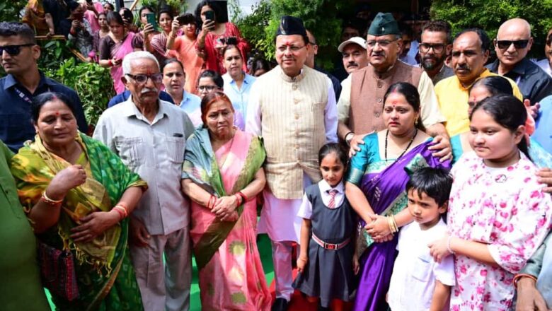 मुख्यमंत्री ने कहा कि हमारे लिए यह गर्व का अवसर है, जब हम उन परिवारों के प्रति कृतज्ञता व्यक्त कर रहे हैं जिन्होंने राष्ट्र के लिए अपना सबसे बड़ा बलिदान दिया