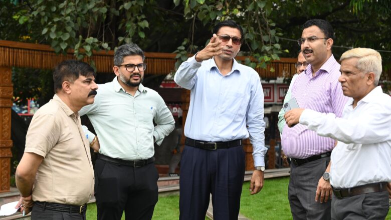 डीएम सविन बंसल ने बताया कि इन आउटलेट्स में हैंडीक्राफ्ट सामान, पहाड़ी उत्पाद और मिलेट व्यंजन उपलब्ध कराए जा रहे हैं, जिनकी लोगों के बीच अच्छी-खासी डिमांड है।