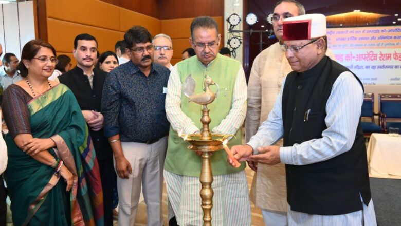 रेशम फेडरेशन द्वारा न सिर्फ परम्परागत बुनकरों को प्रशिक्षित किया गया, बल्कि सेलाकुई स्थित ग्रोथ सेंटर में तीन पावरलूम स्थापित कर गुणवत्तायुक्त वस्त्रों का उत्पादन भी किया जा रहा है : जोशी   