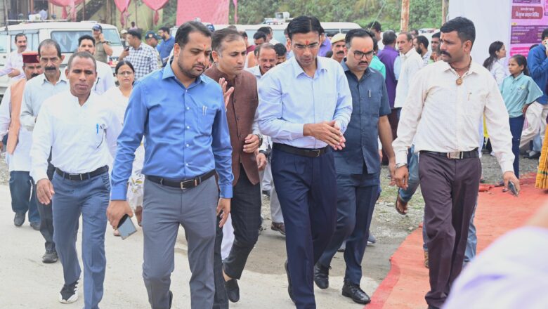 268 ओपीडी, 153 स्वास्थ्य परीक्षण; 25 आयुष्मान कार्ड, 10 किशोरी व 12 मां लक्ष्मी किट वितरित; 8 वृध्दावस्था, 1 विधवा, 08 दिव्यांग पेंशन स्वीकृत; 62 वृद्धजन को सहायक उपकरण, 08 दिव्यांगजन को व्हीलचेयर मौके पर ही   