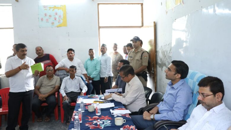 डीएम सविन बंसल ने अधिकारियों को दिए निर्देश – आपदा रेस्टोरेशन कार्यों में तेजी लाएं, राहत कार्यों की रिपोर्ट रोजाना दें