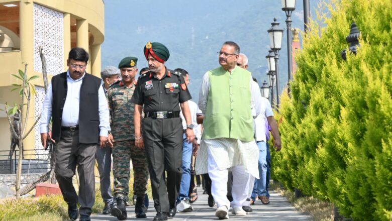 मंत्री गणेश जोशी ने बताया कि भारत की सेना में दो सैनिकों की पूजा होती है, जिनमें बाबा हरभजन सिंह और बाबा जसवंत सिंह है   