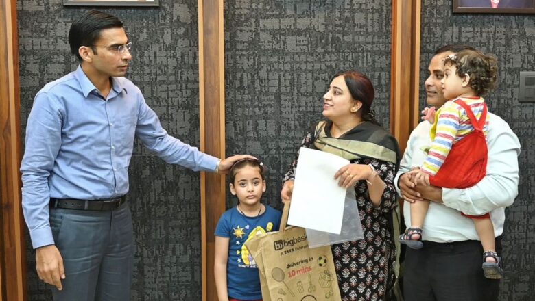 जिलाधिकारी सविन बंसल की तत्परता से शिक्षिका कनिका मदान को मिला न्याय, स्कूल प्रबंधन ने घुटने टेके