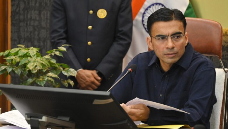 जिलाधिकारी सविन बंसल ने जिला चिकित्सालय में सुविधाओं की समीक्षा के दौरान कड़ी नाराजगी जाहिर की”      