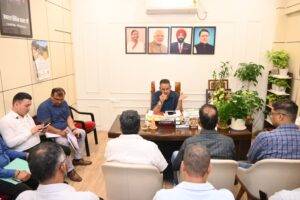 मंत्री गणेश जोशी ने सिंचाई विभाग, लोक निर्माण विभाग, जल संस्थान, विद्युत विभाग एवं जिला प्रशासन के अधिकारियों के साथ बैठक कर मसूरी विधानसभा क्षेत्र के अंतर्गत अतिवृष्टि से हुए नुकसान की विस्तृत समीक्षा की।