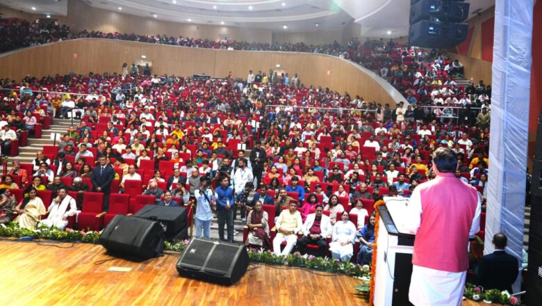 हिमालय में रंगमंच, उत्तराखंड का सिनेमा और समाज, लोक भाषा और संस्कृति, नंदा राजजात और हिमालय में खानपान, विरासत और उत्तराधिकार जैसे विषयों पर हुई चर्चाओं ने यह स्पष्ट किया है कि हमारी संस्कृति केवल परंपरा में नहीं बल्कि रचनात्मक विमर्श और नवाचार में भी जीवित है : धामी