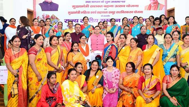 मुख्यमंत्री धामी की पहल से स्वयं सहायता समूहों के उत्पादों को मिला बाजार, 24 ग्रोथ सेंटर, 33 नैनो पैकेजिंग यूनिट और 17 सरस सेंटर से मजबूत हुई महिलाओं की आर्थिकी