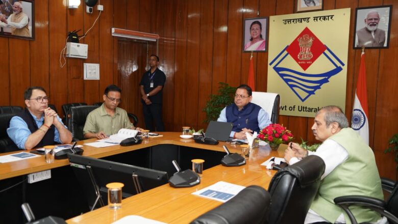 मुख्यमंत्री धामी ने निर्देश दिए कि प्रत्येक योजना की भौतिक एवं वित्तीय प्रगति की नियमित समीक्षा की जाए