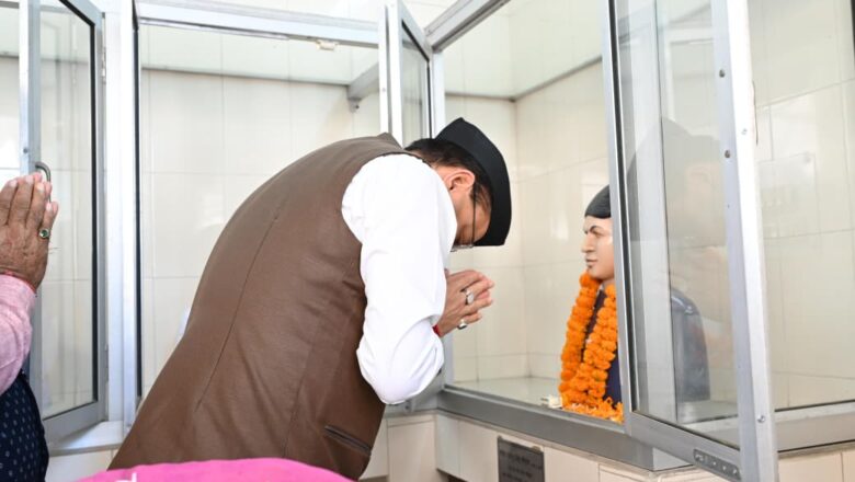 मुख्यमंत्री धामी ने कहा कि राज्य सरकार आंदोलनकारियों एवं शहीद आंदोलनकारियों के परिजनों के सम्मान और कल्याण के लिए प्रतिबद्ध है