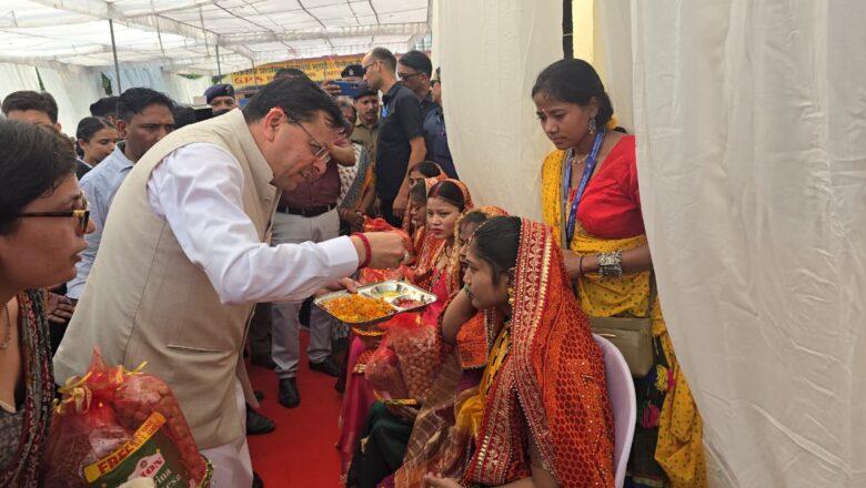 मुख्यमंत्री धामी ने खटीमा में ‘आंगन मिलन’ कार्यक्रम में किया प्रतिभाग